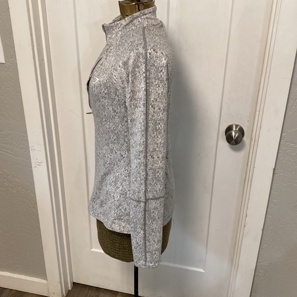 GYMSHARK WORKOUT TOP MEDIUM - Picture 9 of 16